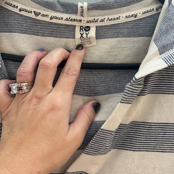 Cute Roxy pull over - Picture 11 of 16